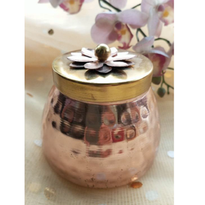 Bougie parfumée à la cire de soja en pot martelé en métal blanc avec pot de parfum très remarquable enduit de poudre de fleur pour la décoration intérieure - Product Image 2