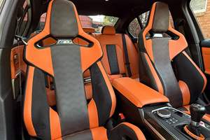 M3 2022, Transmisión Manual de 6 Velocidades, Asientos Deportivos de Fibra de Carbono M, Interior Naranja Kyalami, Paquete Ejecutivo - Product Image 4