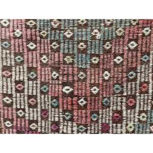 Alfombra Kilim Turca Vintage de 6.7x9.8 pies, Diseño de Parches en Degradado Rojo, Lana Ecológica con Respaldo de Látex - Product Image 5