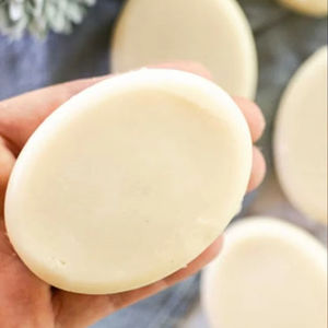 Jabón Corporal Humectante de Coco con Ingredientes Naturales - Product Image 1