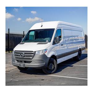 Mercedes-Benz Sprinter Cargo Van d'occasion 2020-2024 Turbo FWD Intérieur en cuir foncé - Meilleur prix garanti - Product Image 4