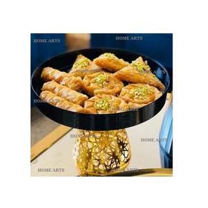 Support à gâteau en fer au design admirable avec base en métal design, qualité supérieure, forme ronde, serveur de desserts à vendre - Product Image 1