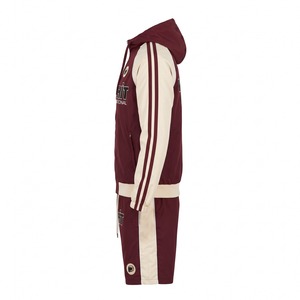 Conjunto de Chaqueta y Pantalones Cortos Deportivos con Capucha, Cierre de Cremallera, Mangas en Contraste, Chaqueta de Nailon Estilo Racing y Pantalones Cortos Color Borgoña Crema, Logotipo Personalizado OEM - Product Image 3