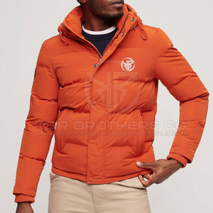 Chaqueta de Invierno para Hombre con Capucha, Cuello Alto, Cierre de Cremallera con Logotipo Frontal, Forro de Nailon Transpirable y Ligero, Tejido No Tejido de Alta Calidad - Product Image 1