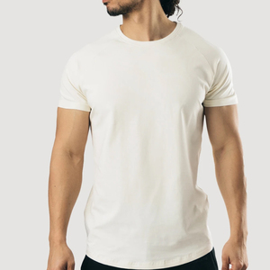 Camiseta holgada de algodón para un aspecto elegante: un ajuste relajado y moderno que ofrece comodidad, perfecta para días activos y ropa informal - Product Image 1