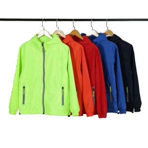 Chaquetas al aire libre a prueba de viento de moda informal con capucha con cremallera Chaquetas cortavientos deportivas delgadas para hombres y mujeres - Product Image 2