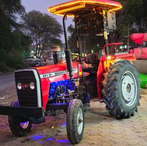 Encuentra iconos similares de maquinaria agrícola en venta 4WD Massey Ferguson. - Product Image 2