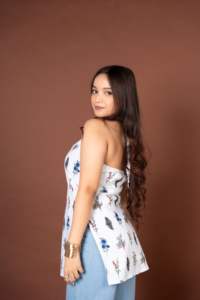 Fournisseur direct d'usine Aarsi Noor E Nazakat Kurti court pour femme à col halter sans manches à imprimé floral avec dos élastique - Product Image 3