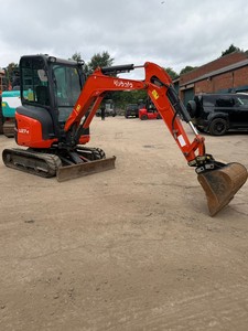 Mini-excavatrice Kubota U27-4 d'occasion la mieux notée, à bras zéro, hydraulique diesel, sur chenilles, prête à l'emploi, livraison rapide dans le monde entier - Product Image 3