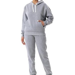 Survêtements d'extérieur confortables à capuche pour femmes avec logo personnalisé nouveau design solide motif à bas prix vêtements OEM - Product Image 1