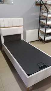 เตียงหุ้มสีขาวพร้อมพื้นที่จัดเก็บไฮดรอลิกดีไซน์ทันสมัยด้านโฟมนุ่ม - Product Image 3