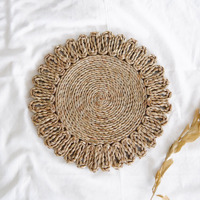 Assiettes de présentation festonnées en jonc de mer, offre promotionnelle, napperons tressés en jonc de mer, sous-plats en paille et raphia