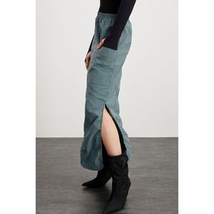 GRIMELANGE Cheri Falda larga de tela de paracaídas impermeable con cintura elástica para mujer - Product Image 5