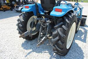 Para Tractor de Ruedas New Holland 1725 con Potencia Nominal de 80/120/140 hp, Usado para Granjas, con Componentes Principales: Motor, Caja de Cambios - Product Image 4