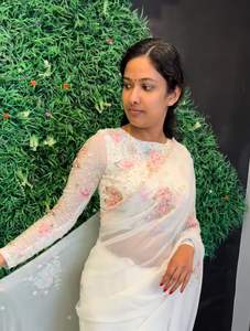 Sari indien prêt-à-porter le plus recherché, travail manuel, fleurs et pierres, travail manuel en soie, sari pour mariages, fêtes, boutique indienne - Product Image 2