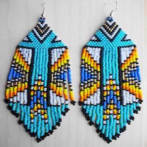 Boucles d'oreilles en perles de couleur bleue pour femmes et filles Bijoux d'été tendance pour mariages et Mehendi pour occasions spéciales - Product Image 4