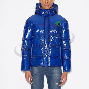 Veste matelassée pour hommes personnalisée OEM vente en gros de conception rembourrée style matelassé léger et durable veste d'hiver en plein air vêtements - Product Image 1