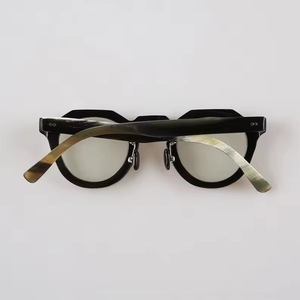 Gafas de Sol de Diseño de Moda con Lentes Polarizadas y Montura de Cuerno de Búfalo, Modelo Nuevo Premium para Hombre - Product Image 2