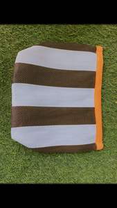 Bolso de mano de nailon y plástico reciclado respetuoso con el medio ambiente al por mayor, neceser de cosméticos sostenible con cremallera y logotipo personalizado a la moda - Product Image 3