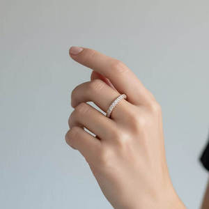 Anillo de Diamantes Naturales Chapado en Oro de 18K con Diamantes Laterales Completos - Estilo Romántico para Aniversario, Boda, Compromiso y Regalos para Fiestas - Product Image 3