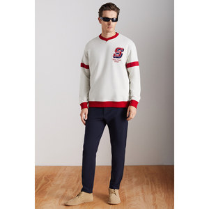 Sweat-shirt à col en V pour homme GRIMELANGE Reynon, en coton biologique, doublé en polaire, ultra doux, avec application - Product Image 2
