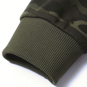 Ensemble survêtement camouflage pour homme personnalisé avec logo imprimé, deux pièces, sweat à capuche en polaire, pantalon de jogging, genouillères d'hiver - Product Image 4
