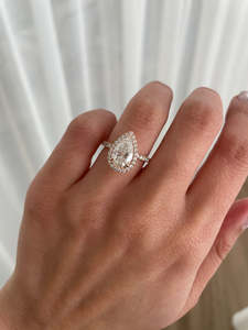 Bagues de fiançailles en or fin 18 carats exquis à la mode bijoux faits à la main poire coupe brillante Solitaire bagues de mariage en diamant cultivées en laboratoire - Product Image 4