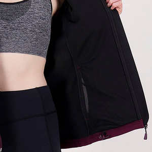 Vestes coupe-vent respirantes Softshell de conception unique pour femmes pour les équipements d'extérieur à col montant d'hiver fabriqués au Pakistan - Product Image 6