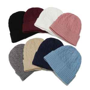 Gorro ligero y transpirable personalizado que ofrece un calor suave sin sobrecalentamiento, perfecto para entrenamientos y actividades de invierno. - Product Image 1