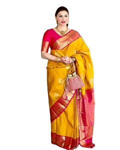 Sari Gujarati de Diseño FAB ZONE con Pallu Jacquard y Pedrería, para Fiestas, para Mujeres Adultas - Product Image 1