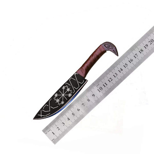 Couteau Viking traditionnel en acier à haute teneur en carbone pour le camping et la cuisine Poignée de tête de corbeau et gaine en cuir OEM personnalisable - Product Image 6
