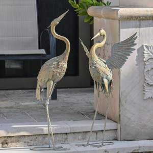 Juego de 2 Esculturas de Aves de Metal Étnicas Indias Hechas a Mano para Decoración de Terrazas y Jardines y Hogares Inspirados en la Herencia - Product Image 1
