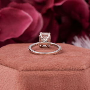 Radiant Cut Lab Grown Diamond Anillo de compromiso Halo oculto 10K Oro sólido Chapado en oro Estilo de moda Accent IGI Certified-Mujer - Product Image 4