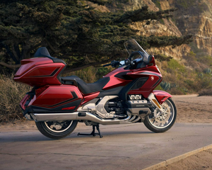 AHORA DISPONIBLE: Motocicleta Honda Gold Wing Tour 2026 con Garantía Limitada Transferible de 3 Años y Kilometraje Ilimitado - Product Image 1