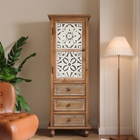 Meuble de rangement rustique en bois marron à trois tiroirs, design américain, avec découpes décoratives, étroit et haut, pour salon