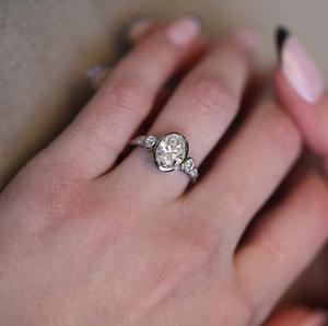 แหวนเพชรมอยส์ซอไนต์ทรงรีห้าชิ้น1.80ประดับเพชรวงแหวนแต่งงานประดับเพชรรูปวงรี CTW สำหรับผู้หญิง - Product Image 4