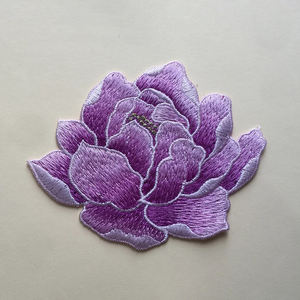 Usine bas quantité minimale de commande fabricant de patchs personnalisés patchs de broderie presse à chaud sur le fer à repasser sur les patchs brodés badges pour vêtements - Product Image 3