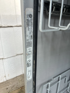 เครื่องล้างจานแบบฝังในตัว G-E A-p-p-l-i-a-n-c-e-s รุ่น GDF530PSM4SS ทำจากเหล็กไร้สนิม พร้อมหัวฉีดขวดและหัวฉีดไอน้ำ - Product Image 3