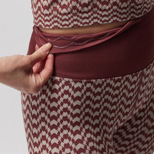 Leggings de Yoga para Mujer, Último Estilo en Oferta, Cintura Media, Color Sólido, Spandex/Nailon, Ligeros, Secado Rápido, Cómodos, MOQ Bajo - Product Image 4