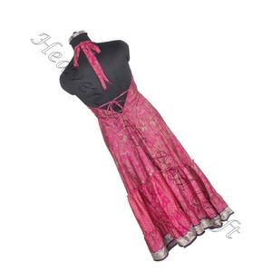 Grossiste de robe sari en soie indienne vintage légère pour femmes robe en tissu sari pour dames robe de dîner élégante sans manches - Product Image 2