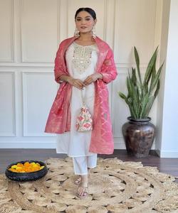 Ensembles Anarkalikurta en coton vintage blanc et jaune, dernier cri, élégants pour femmes, vêtements de fête indiens et pakistanais - Product Image 2