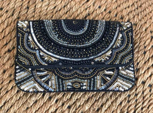 Pochette brodée à la main perlée Sac de soirée en graines noires avec chaîne détachable par glowin fashion - Product Image 2