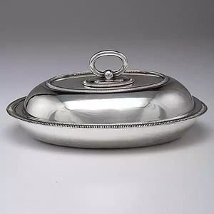 Plat de service en cuivre conçu pour la présentation festive des aliments avec une forme attrayante et une finition de haute qualité - Product Image 4