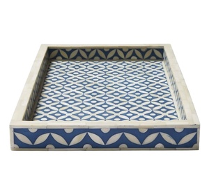 Plateau de service carré en bois et résine, fait main, avec incrustations de os fantaisie, de haute qualité, pour la maison, le café, le thé, les aliments, inspiré de l'Inde - Product Image 1