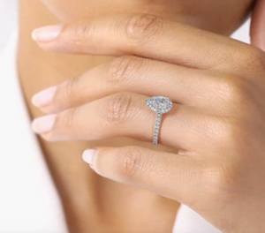 Bague de mariage et de fiançailles en or blanc rose jaune 10 carats avec cadeau de diamant de laboratoire taillé en poire pour elle - Product Image 4