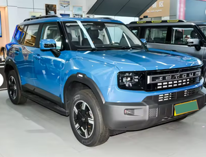 LISTO PARA ENVIAR: Camioneta Pickup 4x4 Automática de Lujo 2024, 4.1-6L Euro V, Vehículo Usado en Excelentes Condiciones, Interior de Cuero Premium - Product Image 2