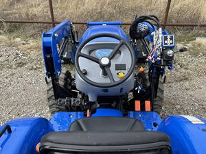 Para New Holland Workmaster 25 4WD Tractor con retroexcavadora modelo 2024 a la venta centrado en el componente del núcleo del motor - Product Image 5