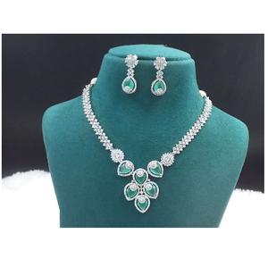 Conjunto de collar y pendientes AD tradicional Joyería clásica para mujer Festivales para bodas y celebraciones especiales de la India - Product Image 1