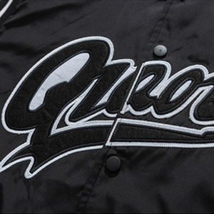 Chaqueta de béisbol universitaria de lona informal clásica para hombre OEM, prendas de vestir deportivas con cuello levantado de retazos y bolsillo para ropa de calle - Product Image 6