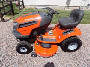 Tondeuse autoportée Husqvarna TS354XD neuve et d'occasion, 54 pouces, moteur Kawasaki, différentiel hydrostatique, verrouillage, tracteur de jardin à vendre - Product Image 1
